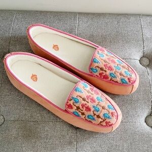 Acorn Embroidered Tapestry Slippers Moccasins Comfort Size 11